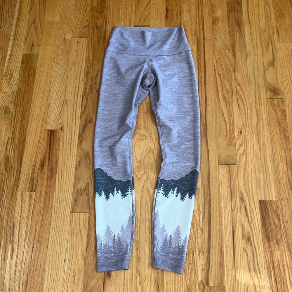 COLORADO THREADS Purple/Gray Mountain Yoga Pants Legging, Size Small